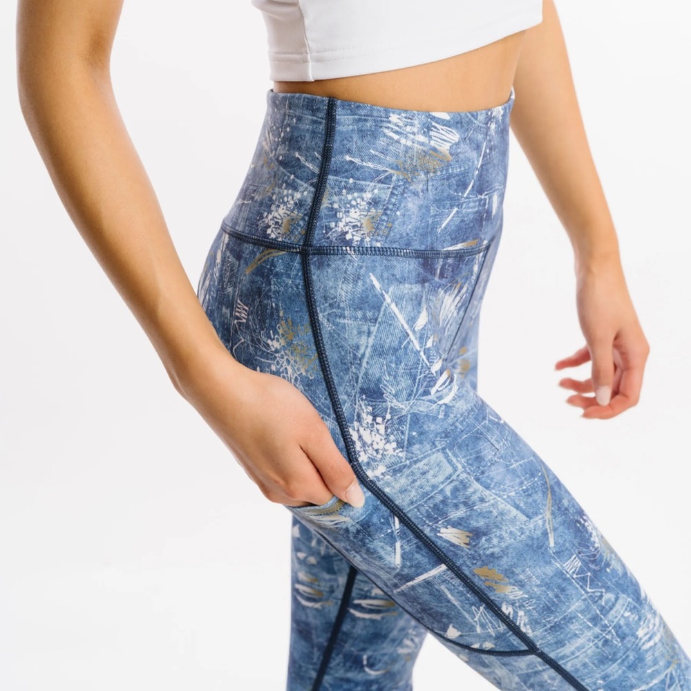 Zyia Denim Pocket Light and Tight Leggings
Sz 2